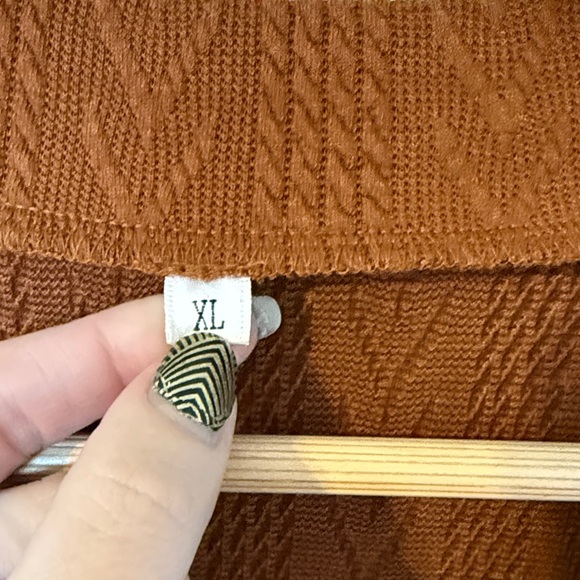 Rust V-Neck Sweater - Picture 2 of 5